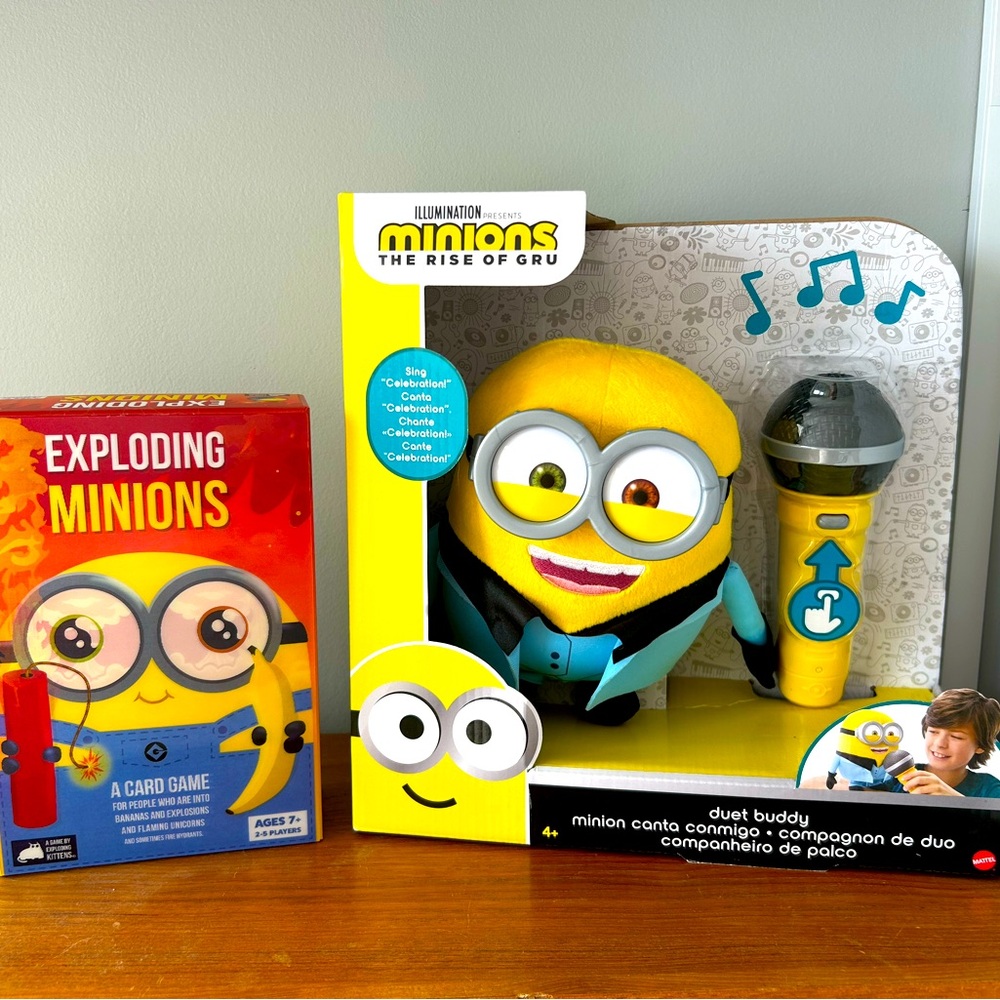 Minions Duet Buddy Singing Toy with Exploding Minions Card Game